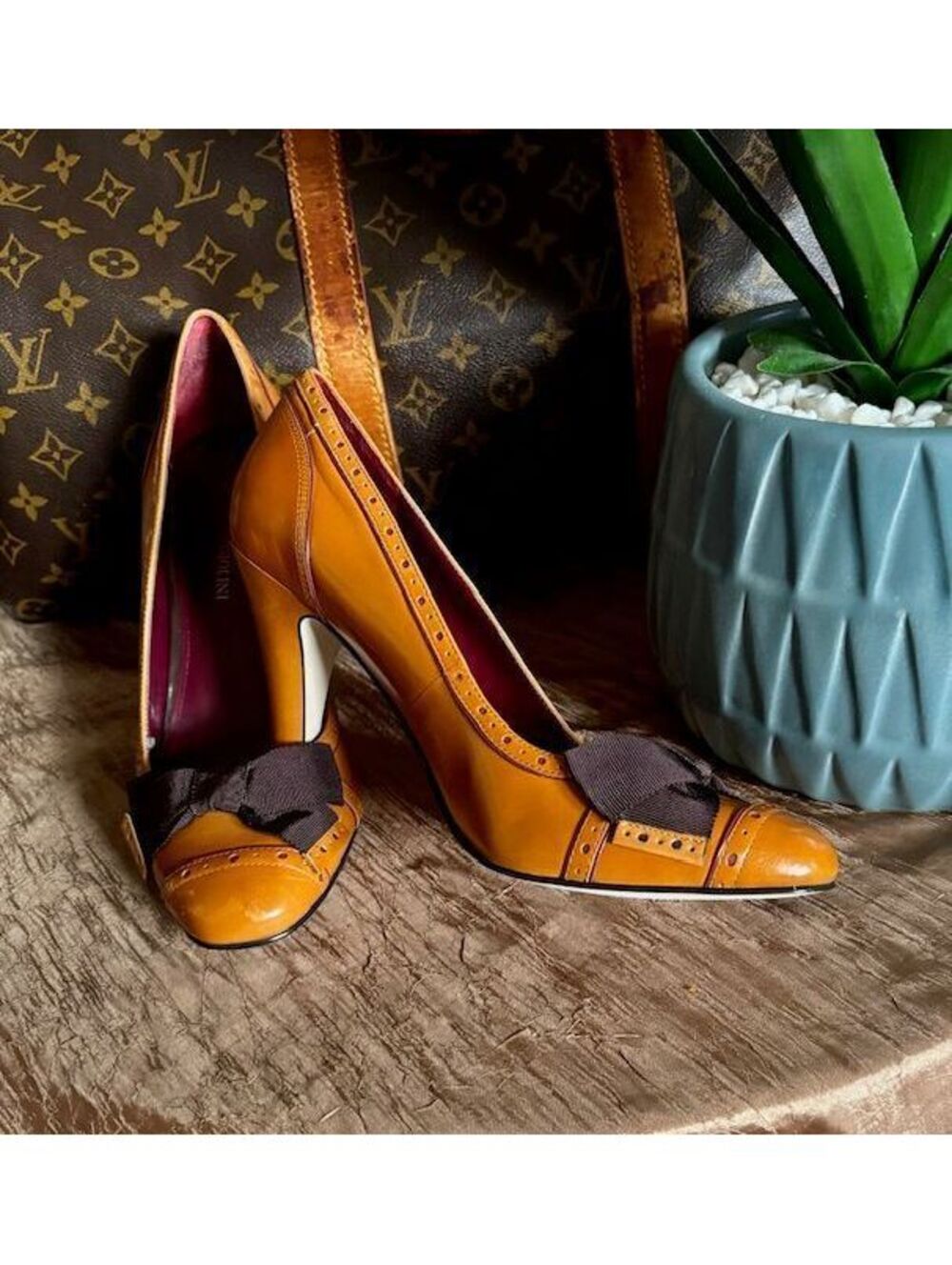Enzo Angiolini Leather Round Toe with Brown Bow (Camel/Tan) Sz 7.5